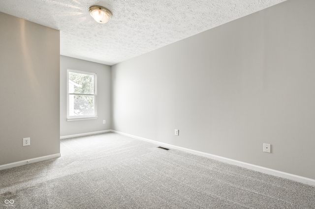 6754 Wimbledon Drive, Zionsville, IN 46077