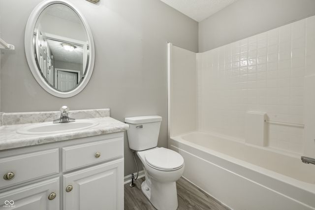 6754 Wimbledon Drive, Zionsville, IN 46077