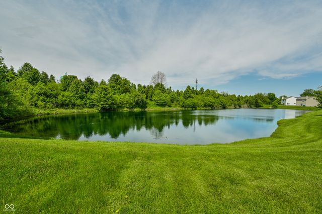 6754 Wimbledon Drive, Zionsville, IN 46077