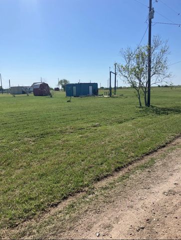 591 E Red Snapper Drive, Palacios, TX 77465