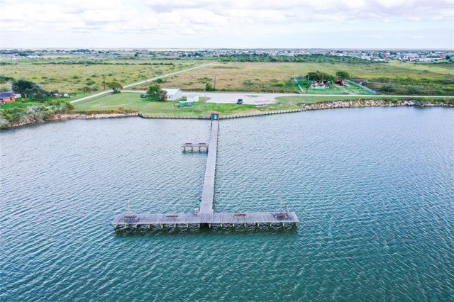 591 E Red Snapper Drive, Palacios, TX 77465