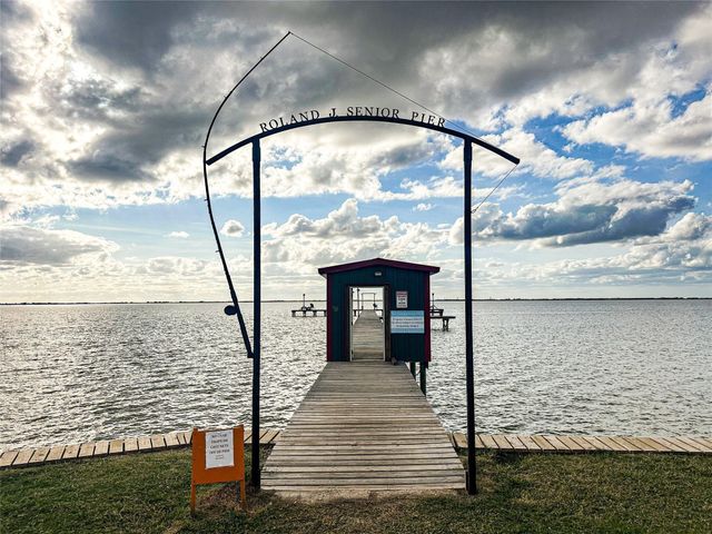 591 E Red Snapper Drive, Palacios, TX 77465