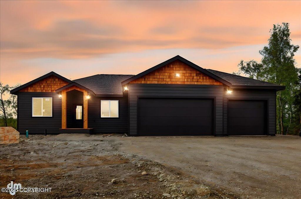2534 W Longview Circle, Wasilla, AK 99654