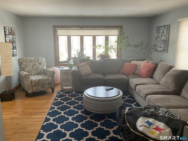 83 Deramo Place, Bridgeport, CT 06606