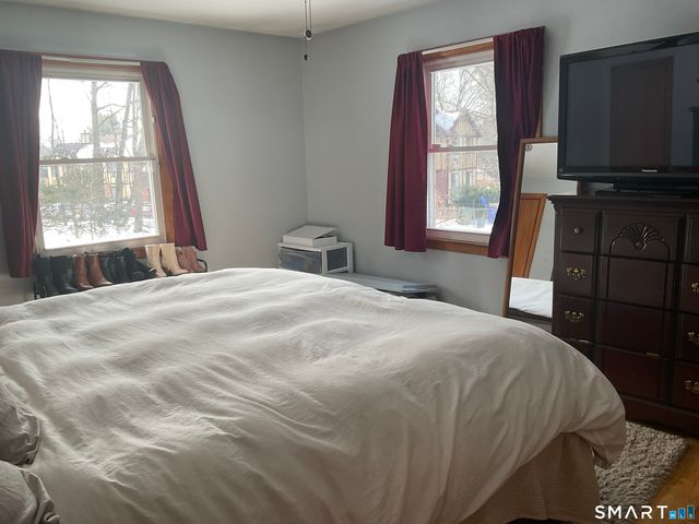 83 Deramo Place, Bridgeport, CT 06606