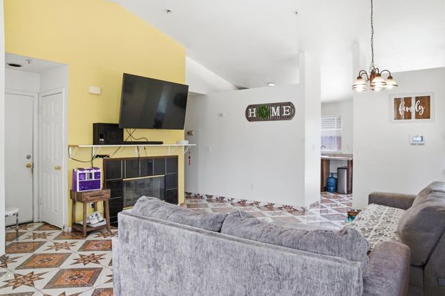1015 Eagle Drive, Salinas, CA 93905