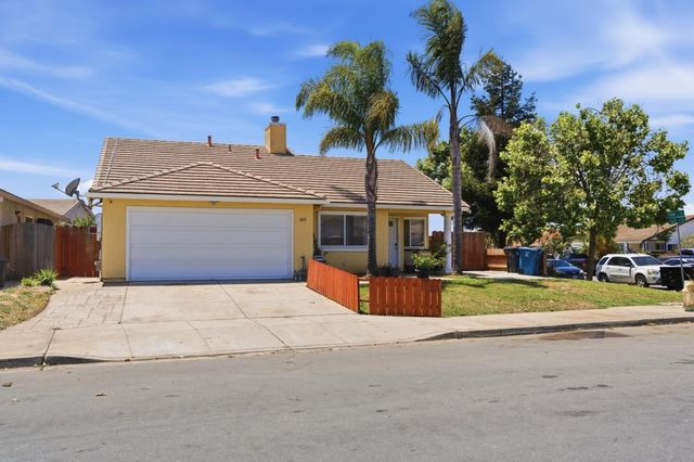 1015 Eagle Drive, Salinas, CA 93905