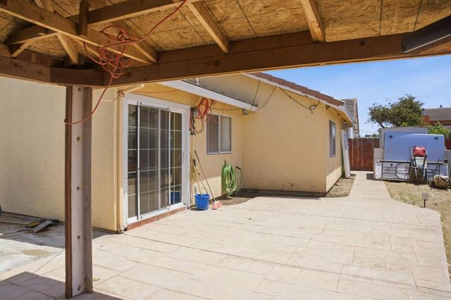 1015 Eagle Drive, Salinas, CA 93905