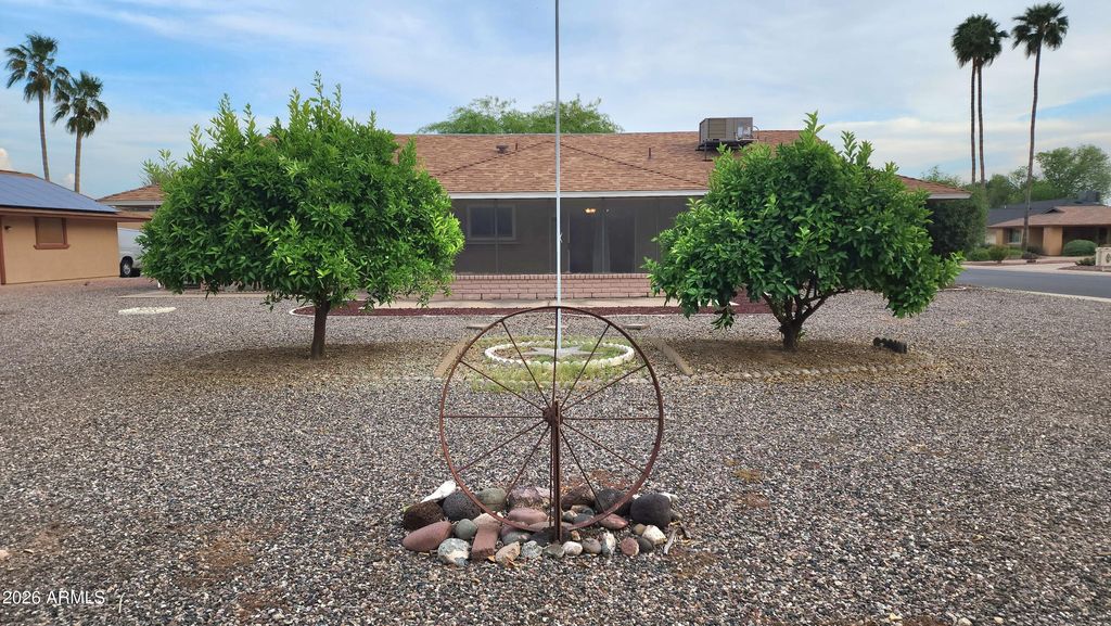 Image 34 of property listing at 12450 W TIGERSEYE Drive, Sun City West, AZ 85375