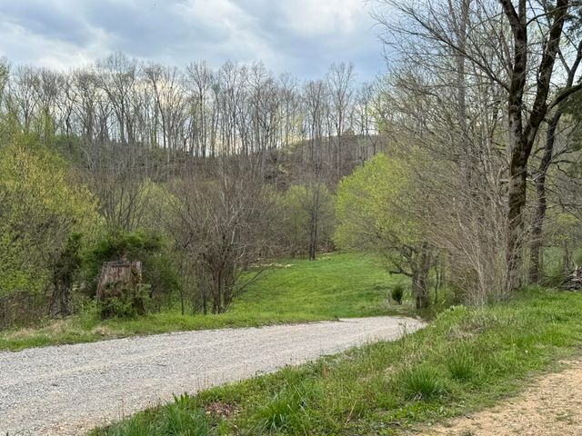 667 Troutstream Road, Dunnville, KY 42528