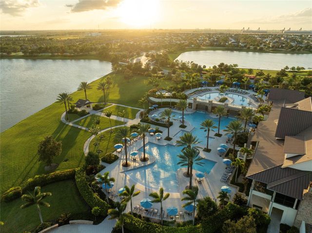 624 Hookline Circle, Loxahatchee, FL 33470