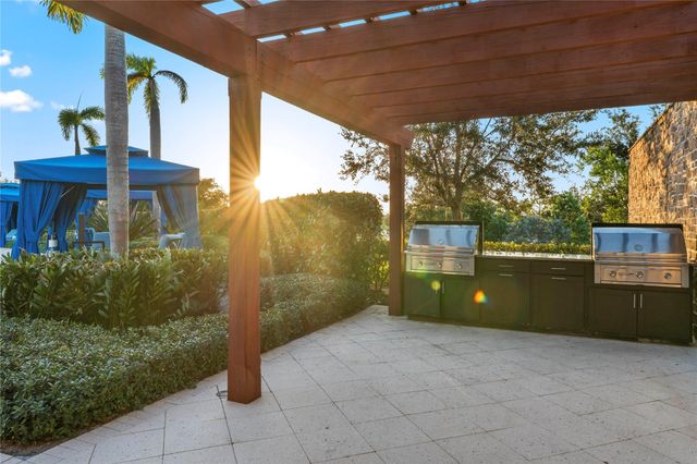 624 Hookline Circle, Loxahatchee, FL 33470