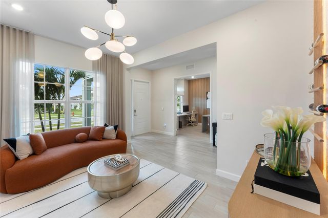 624 Hookline Circle, Loxahatchee, FL 33470