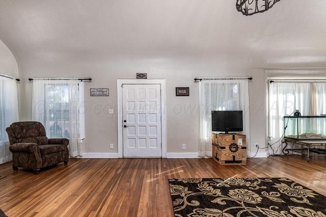 1604 S HUGHES Street, Amarillo, TX 79102