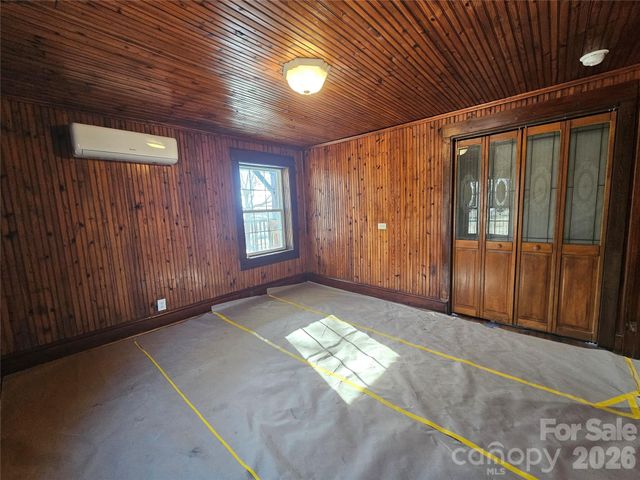 114 Beacon Hill, Ellenboro, NC 28040