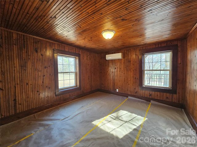 114 Beacon Hill, Ellenboro, NC 28040