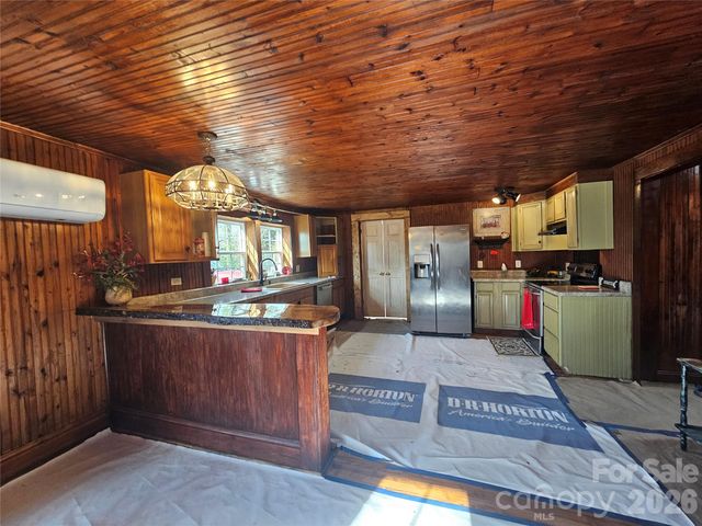 114 Beacon Hill, Ellenboro, NC 28040