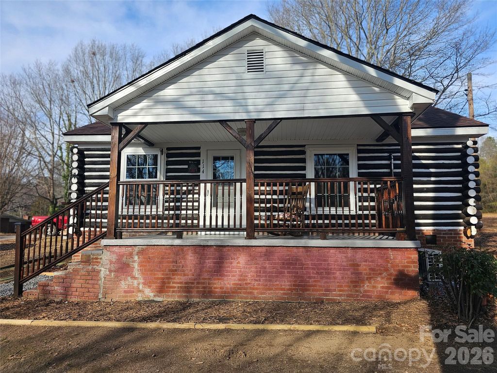 114 Beacon Hill, Ellenboro, NC 28040