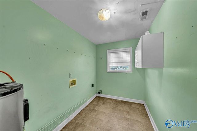 1714 Alm Drive NE, Huntsville, AL 35811