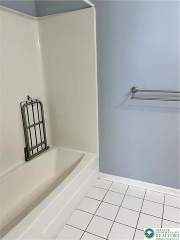 1113 Old Course Lane, Easton, PA 18042