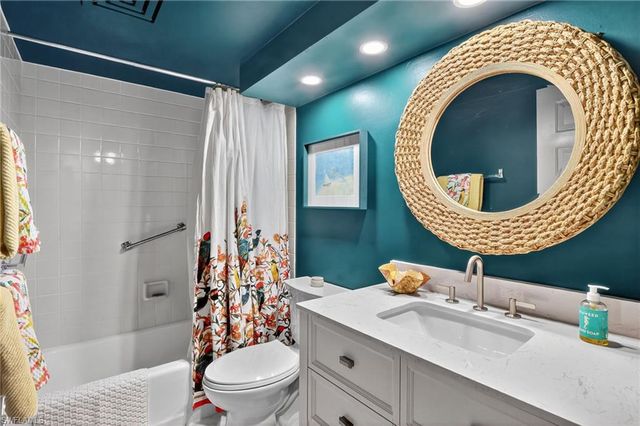 2400 Gulf Shore BLVD N 603, Naples, FL 34103