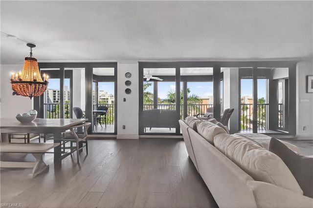 2400 Gulf Shore BLVD N 603, Naples, FL 34103