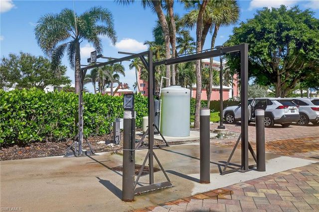2400 Gulf Shore BLVD N 603, Naples, FL 34103