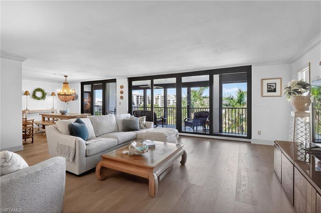 2400 Gulf Shore BLVD N 603, Naples, FL 34103