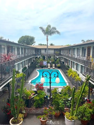 2115 Placentia Avenue 1, Costa Mesa, CA 92627