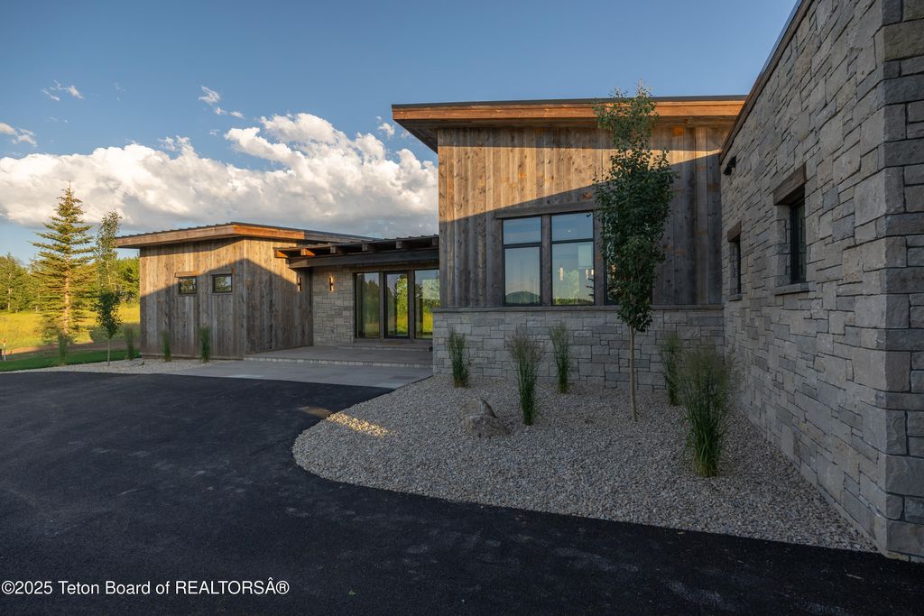 9731 BUCK TOWN Boulevard, Tetonia, ID 83452 photo 2