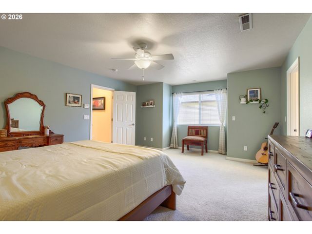 3667 Se ALEXANDER St, Hillsboro, OR 97123