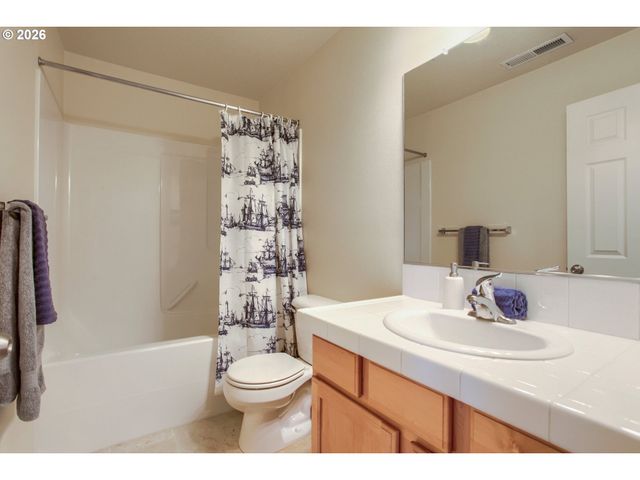 3667 Se ALEXANDER St, Hillsboro, OR 97123