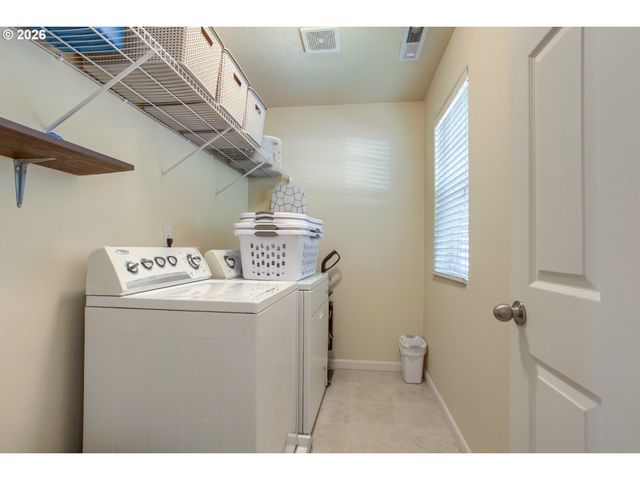 3667 Se ALEXANDER St, Hillsboro, OR 97123