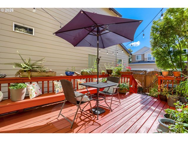 3667 Se ALEXANDER St, Hillsboro, OR 97123