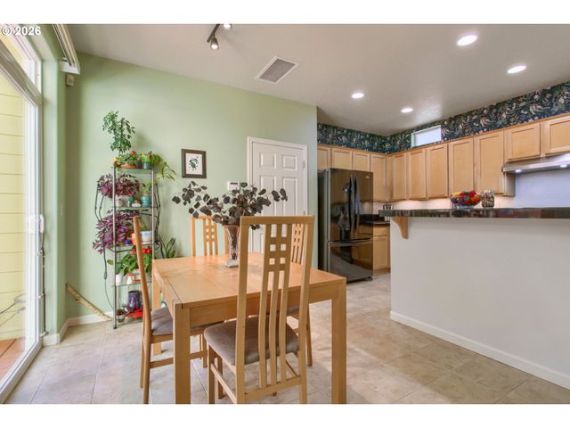 3667 Se ALEXANDER St, Hillsboro, OR 97123