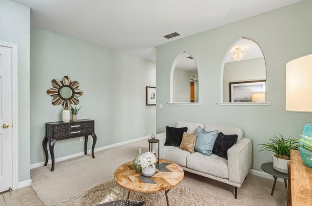 340 Greg Thatch Cir, Sacramento, CA 95835