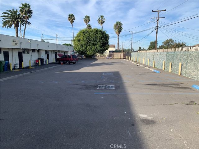 2105 W Compton, Compton, CA 90220