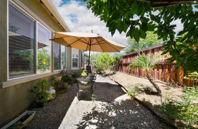 10006 Besancon Way, Bakersfield, CA 93306