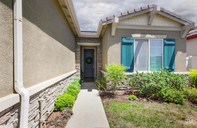 10006 Besancon Way, Bakersfield, CA 93306