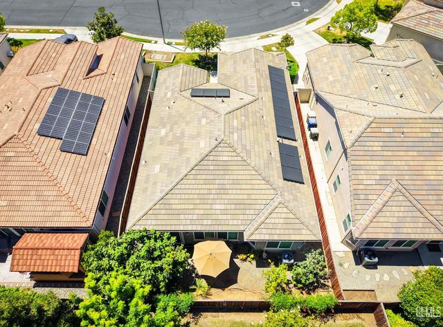 10006 Besancon Way, Bakersfield, CA 93306