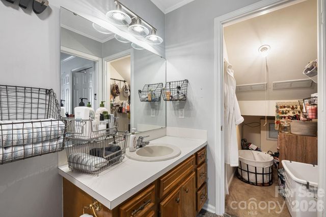 318 Sharon Avenue NW, Lenoir, NC 28645
