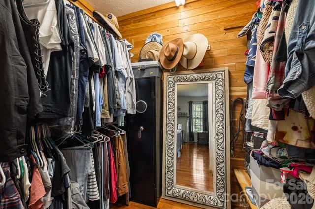 318 Sharon Avenue NW, Lenoir, NC 28645