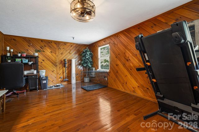 318 Sharon Avenue NW, Lenoir, NC 28645