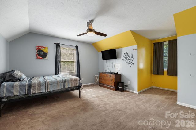 318 Sharon Avenue NW, Lenoir, NC 28645