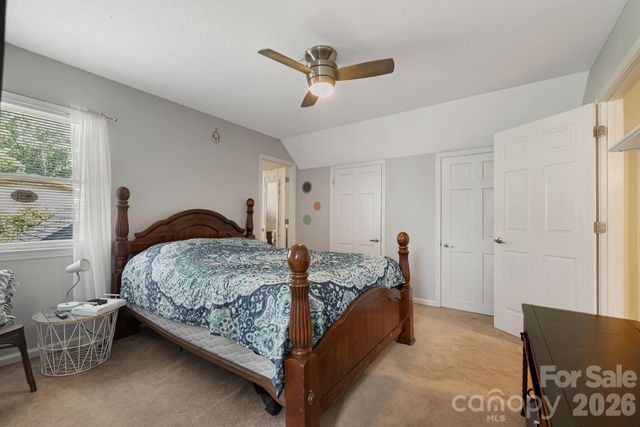 318 Sharon Avenue NW, Lenoir, NC 28645