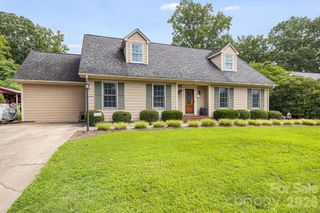 318 Sharon Avenue NW, Lenoir, NC 28645
