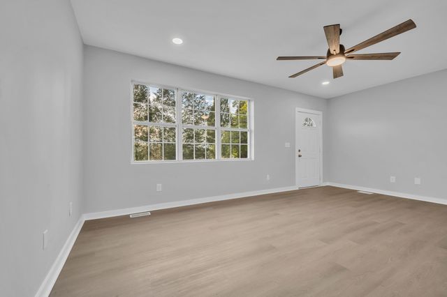 103 Pemberton Dr, Ashland City, TN 37015