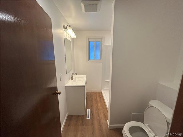 2425 Nerredia Street, Flint, MI 48532