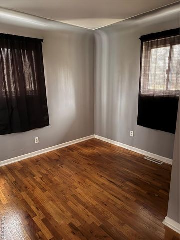 2425 Nerredia Street, Flint, MI 48532