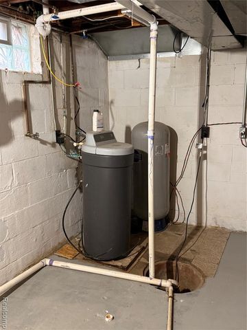 2425 Nerredia Street, Flint, MI 48532